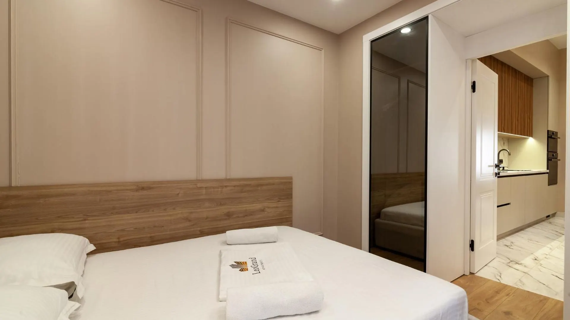 Leogrand Jacuzzi On Nalyvayka 14 Apartment Lviv Ukraine
